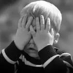 Come fare se il bambino vuole stare sempre in braccio