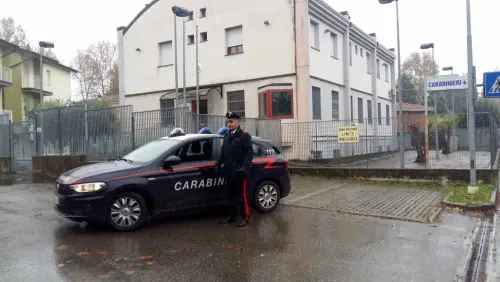 Sala Baganza: uomo aggredisce ex moglie, lei si salva rifugiandosi in bagno