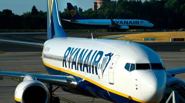 L'Antitrust contro Ryanair e la tariffa per i trolley a bordo
